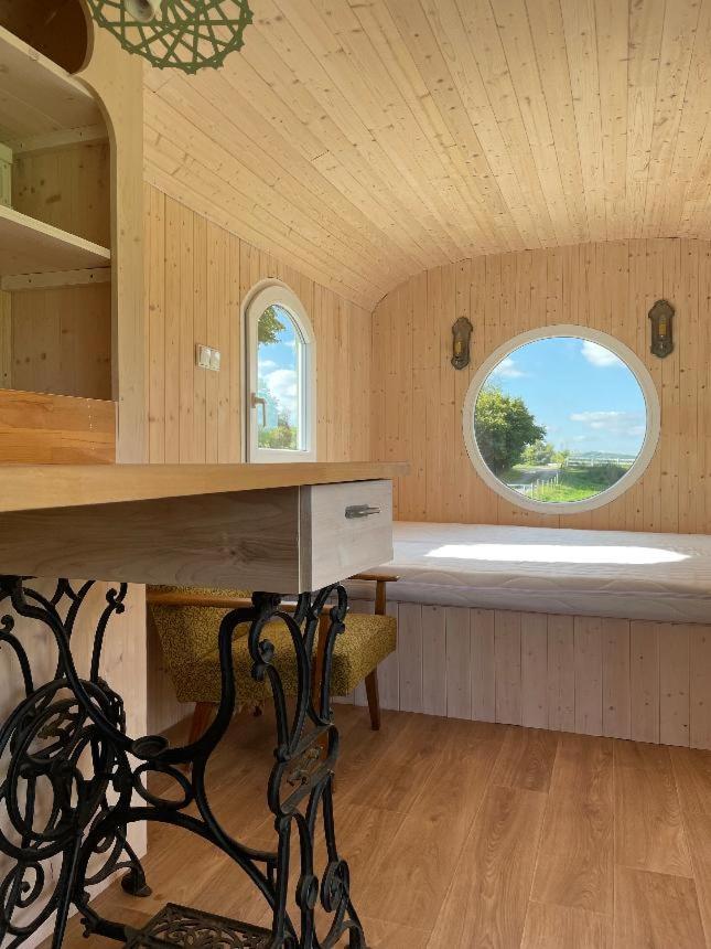 Glamping - Stylova Maringotka V Srdci Ladova Kraje, Pobliz Hlavniho Mesta Prahy Stribrna Skalice エクステリア 写真