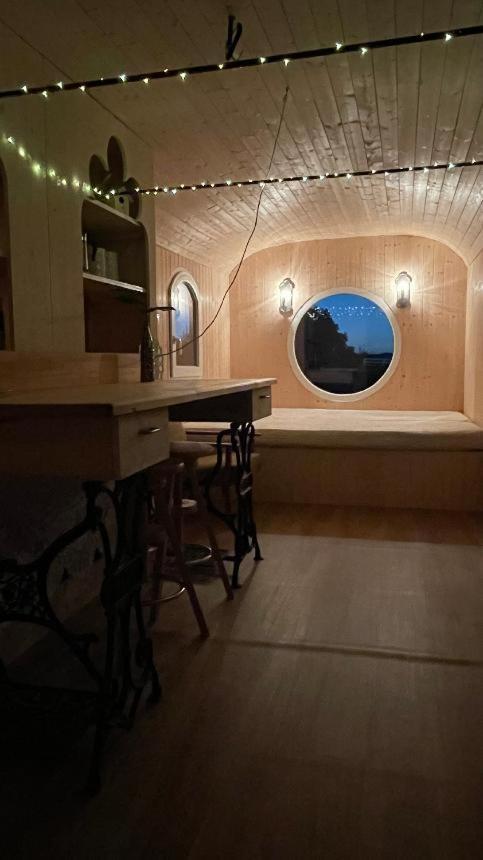 Glamping - Stylova Maringotka V Srdci Ladova Kraje, Pobliz Hlavniho Mesta Prahy Stribrna Skalice エクステリア 写真