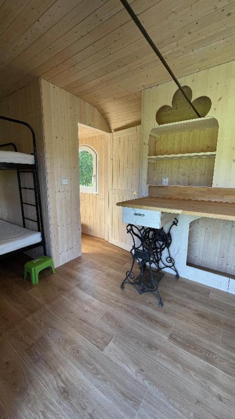 Glamping - Stylova Maringotka V Srdci Ladova Kraje, Pobliz Hlavniho Mesta Prahy Stribrna Skalice エクステリア 写真
