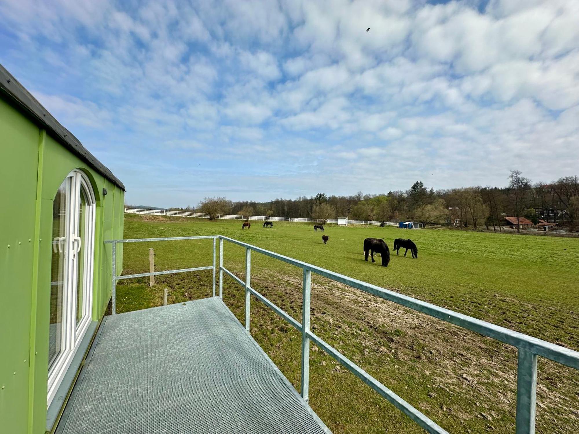 Glamping - Stylova Maringotka V Srdci Ladova Kraje, Pobliz Hlavniho Mesta Prahy Stribrna Skalice エクステリア 写真