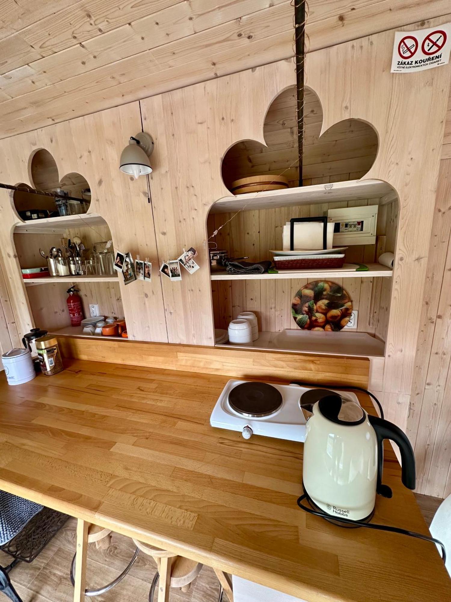 Glamping - Stylova Maringotka V Srdci Ladova Kraje, Pobliz Hlavniho Mesta Prahy Stribrna Skalice エクステリア 写真